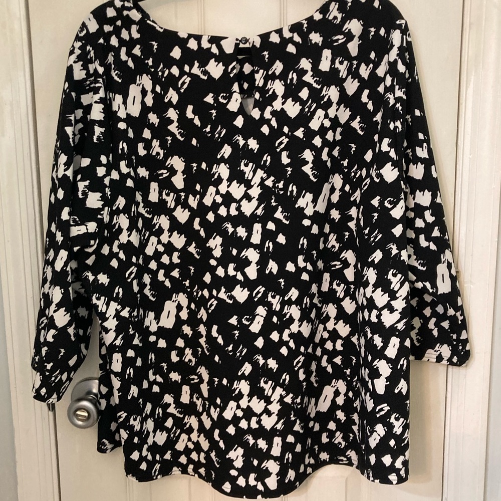 Plus size blouse - Picture 3 of 8